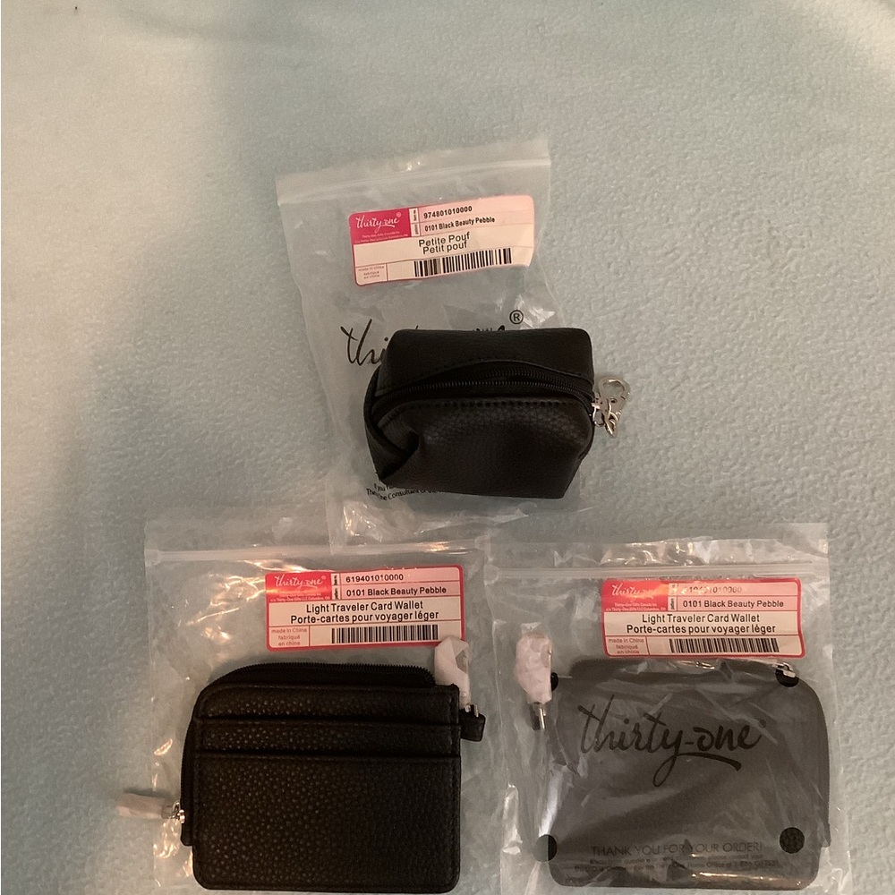 (2) Thirty One Light Traveler Card Wallet & (1) Petite Pouf Black Beauty Pebble